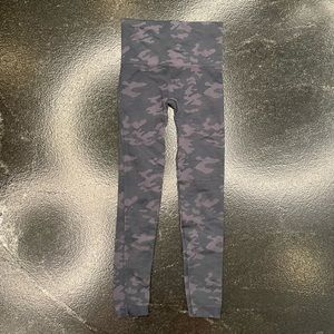 Spanx Look At Me Now Leggings, Color: Black Camo, Size: Small
